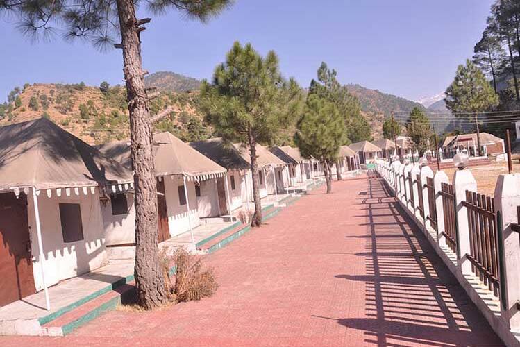 Yamunotri Resort, Barkot 4